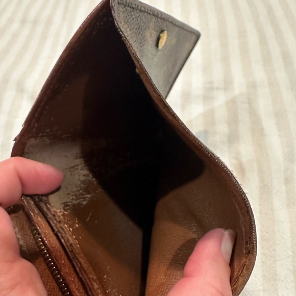 Louis Vuitton wallet - Picture 2 of 16